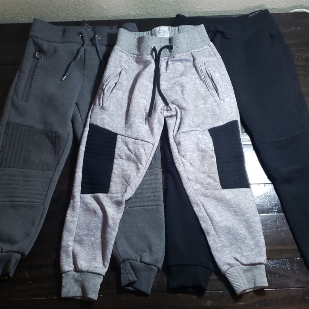 Set of 3 boys joggers size 4